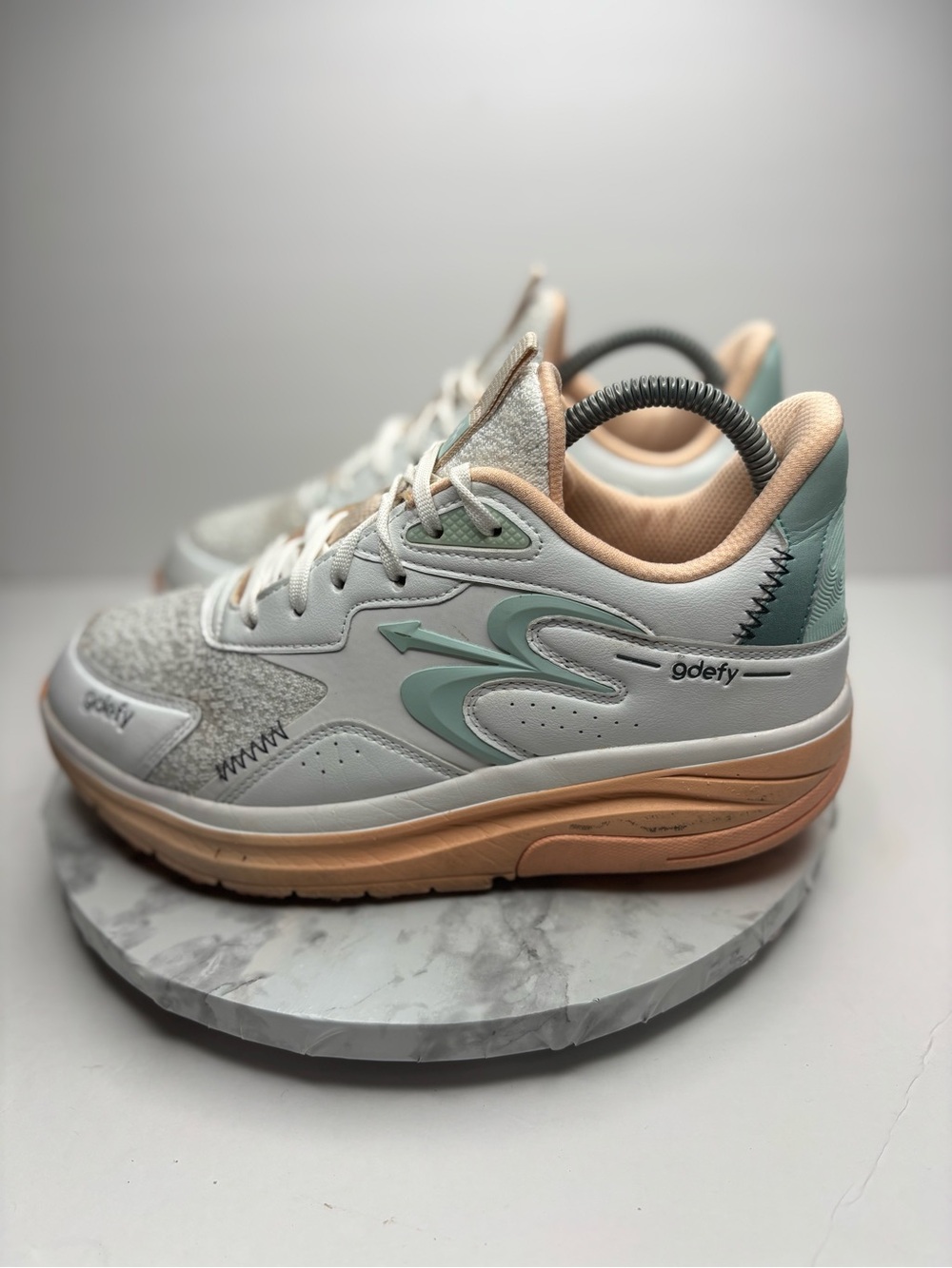 Size 8- G-Defy Energiya Hybrid VersoShock Performance Shock-Absorbing